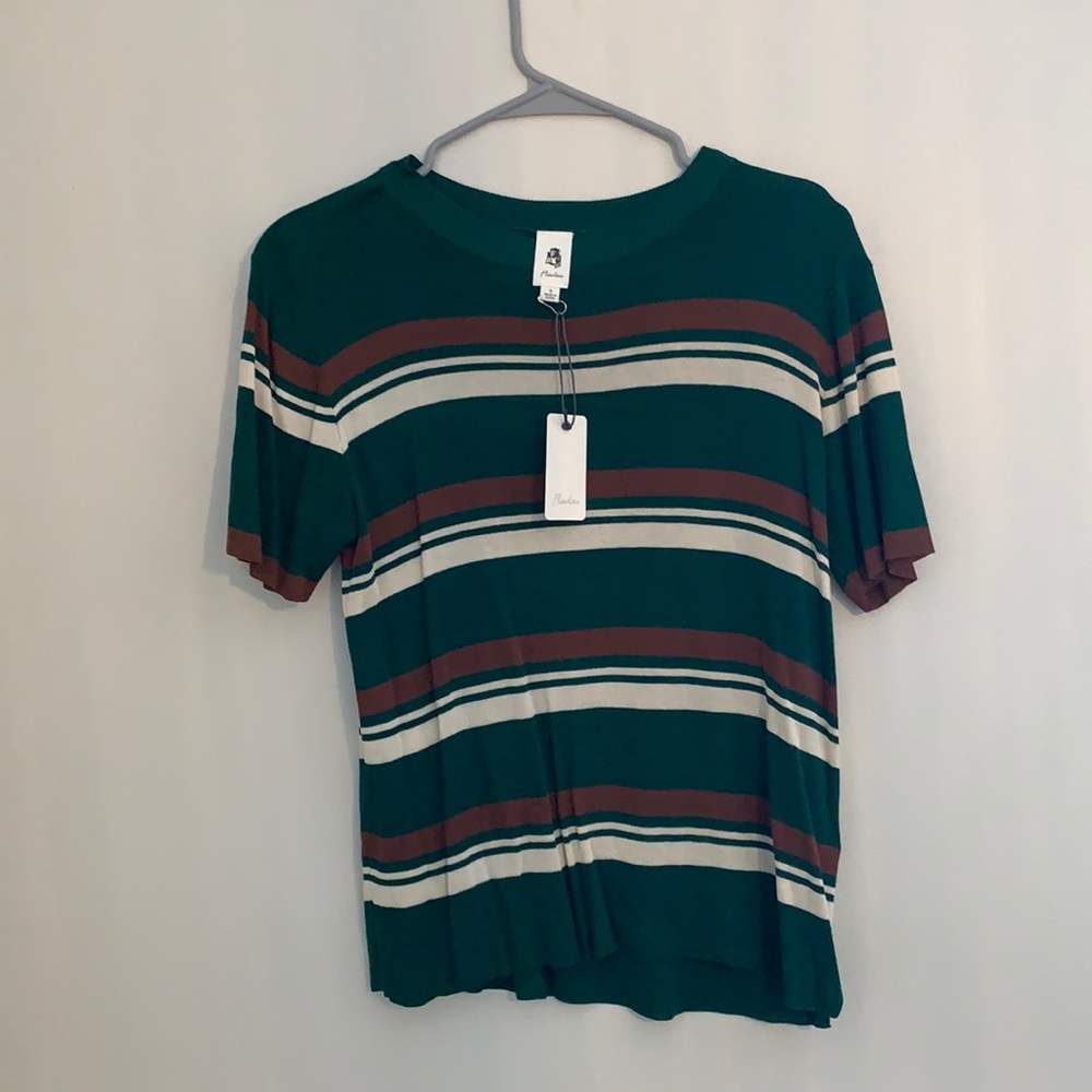 T shirt sweater NWT